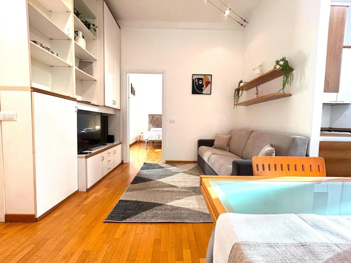 Urban Perspective - 250 Meters From The Metro Apartment