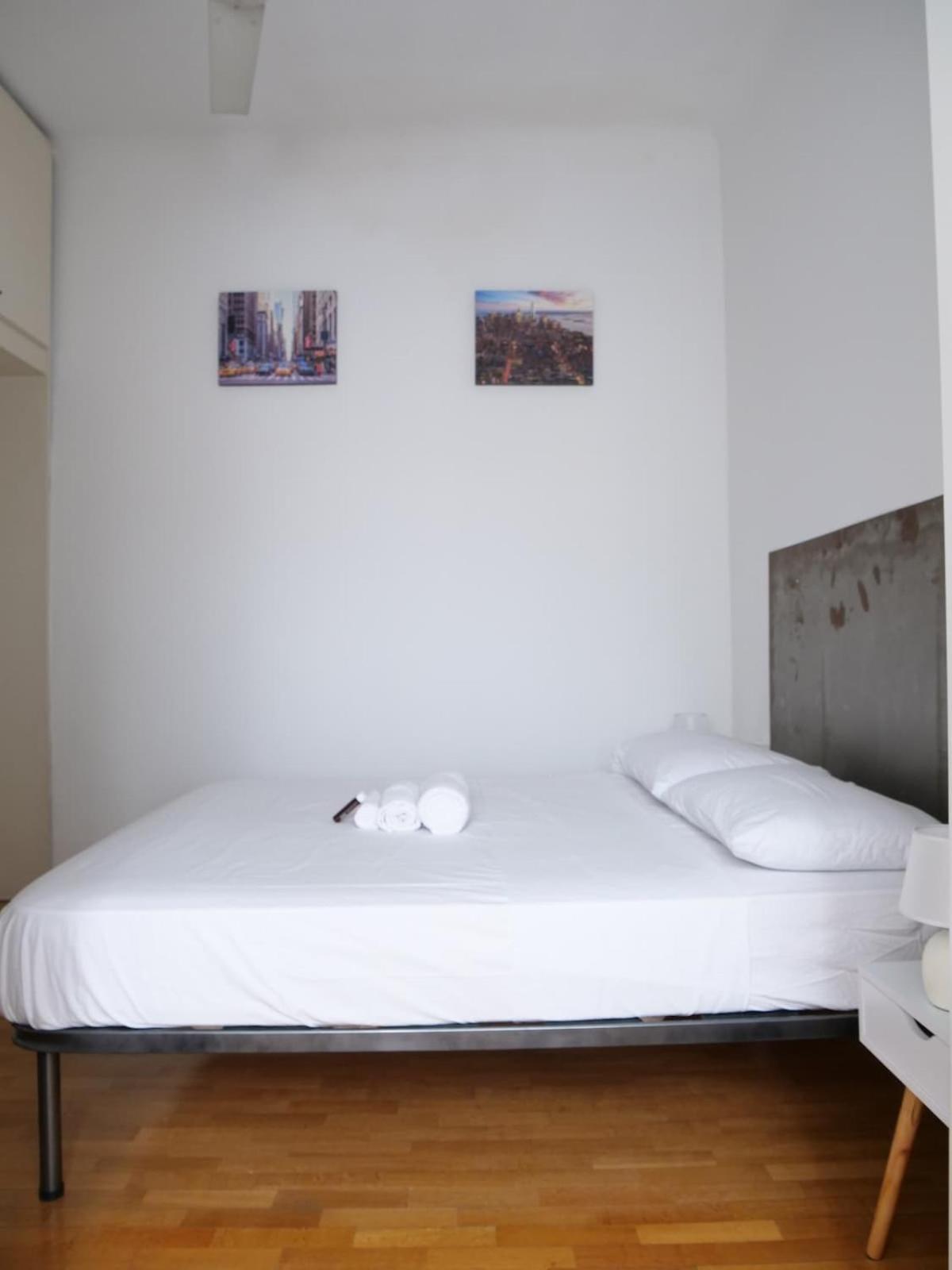 Apartment Urban Perspective - 250 Meters From The Metro Mailand